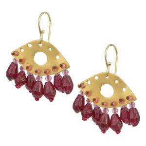 Handmade hook earrings with perforated evil eye in 925 sterling silver or gold-plated silver, decorated with jade and tourmaline drops – boho luxe jewellery by Chase the Sun.